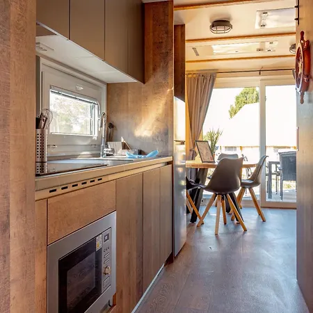 Holiday home Mobilheim Kaperfahrt
